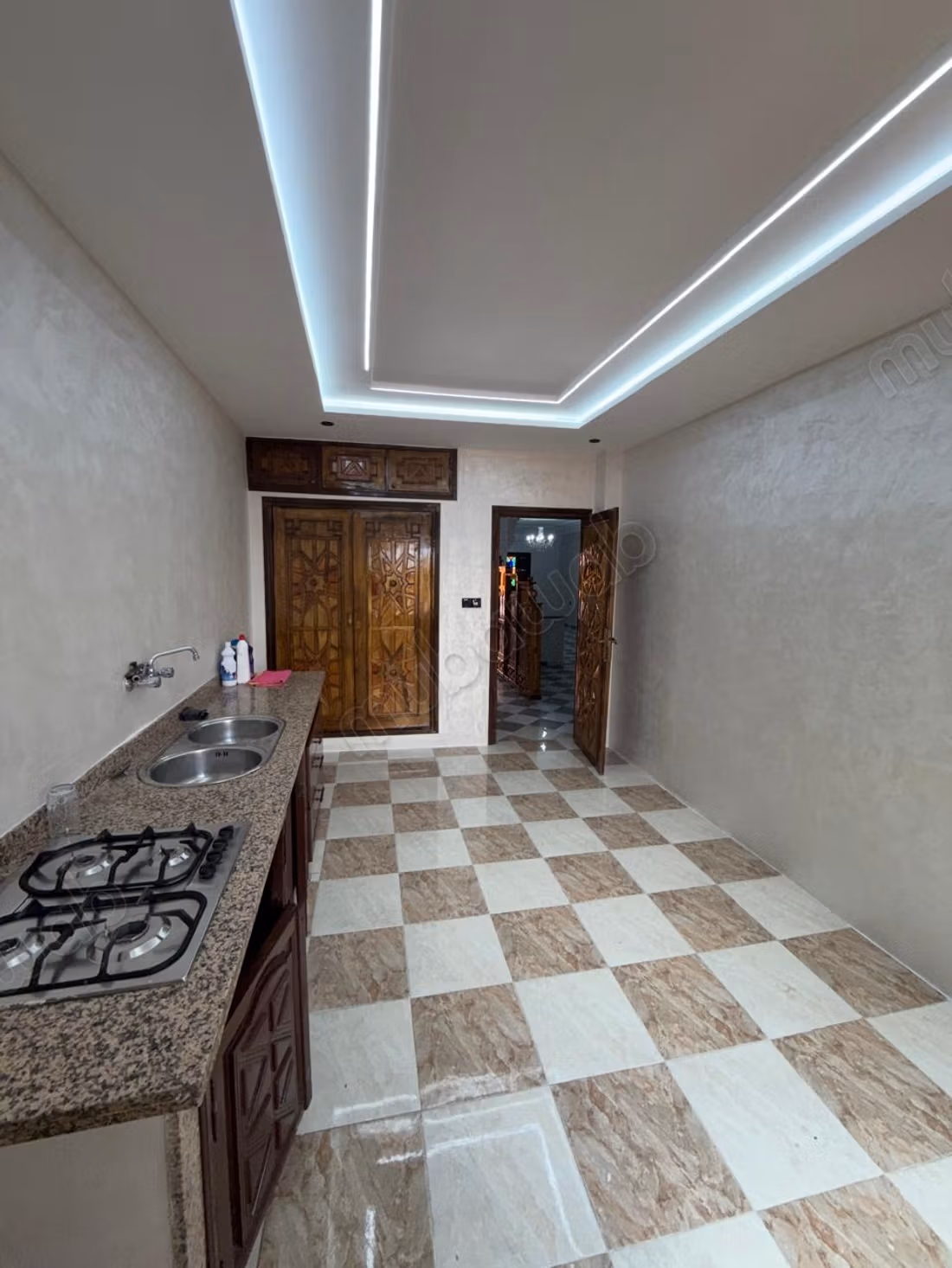Appartement te koop in Hay Mabrouka. 3 grote kamers
