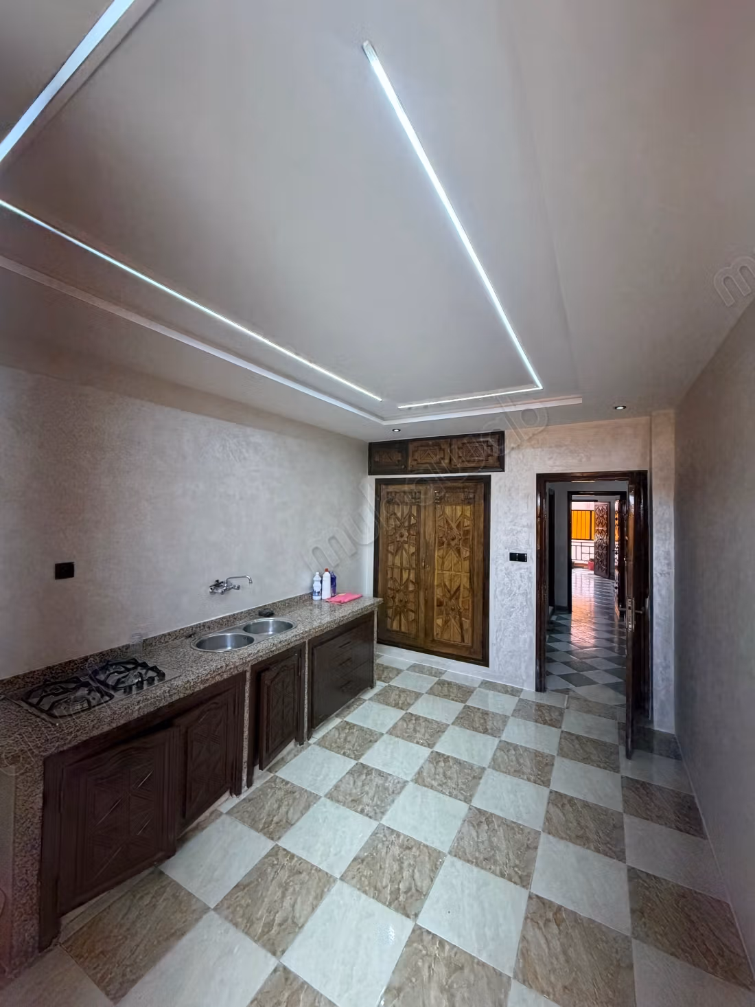 Appartement te koop in Hay Mabrouka. 3 grote kamers
