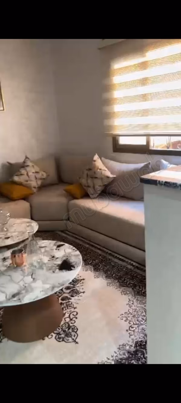 Appartement à louer à Mhamid.
Surface totale 100 m².
Bien meublé