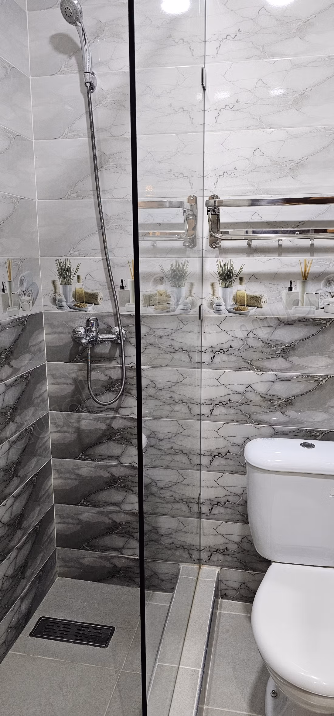 Studio arredato e luminoso, Pronto per vivere o affittare