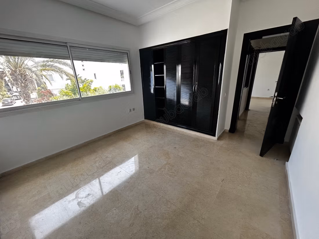 Beautiful villa with pool, for rent empty on Azemmour Road just minutes from Morocco Mall