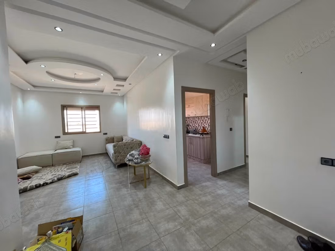 Empty apartment with 2 bedrooms in Imane Cherifia
