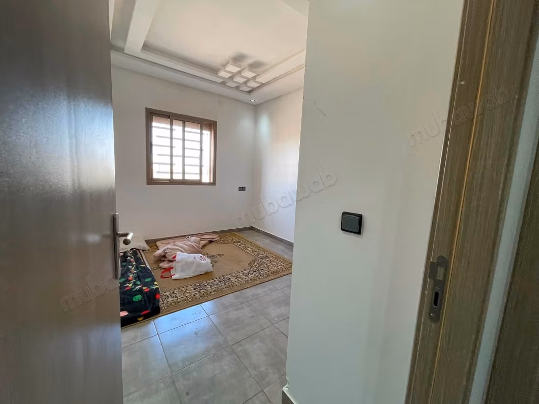 Empty apartment with 2 bedrooms in Imane Cherifia