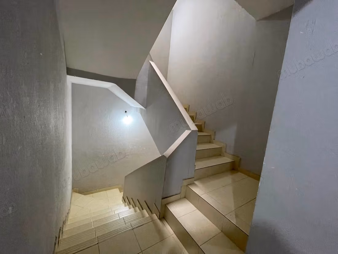 Empty apartment with 2 bedrooms in Imane Cherifia