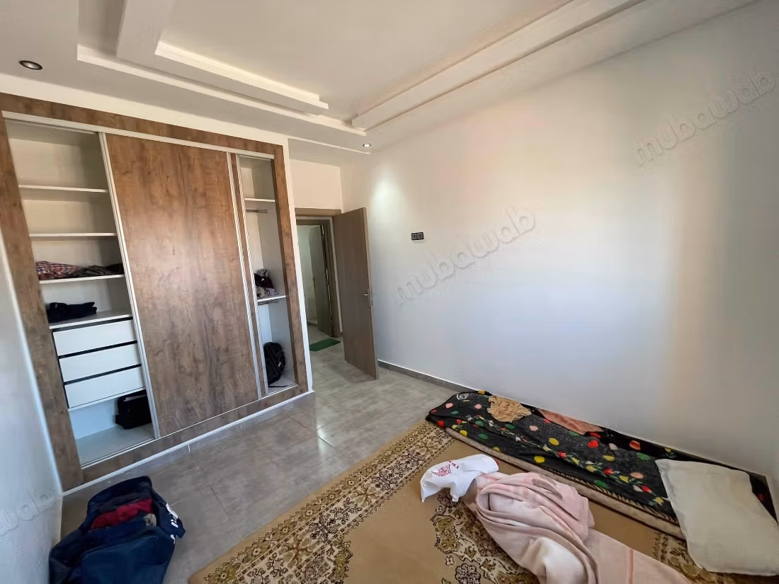 Empty apartment with 2 bedrooms in Imane Cherifia