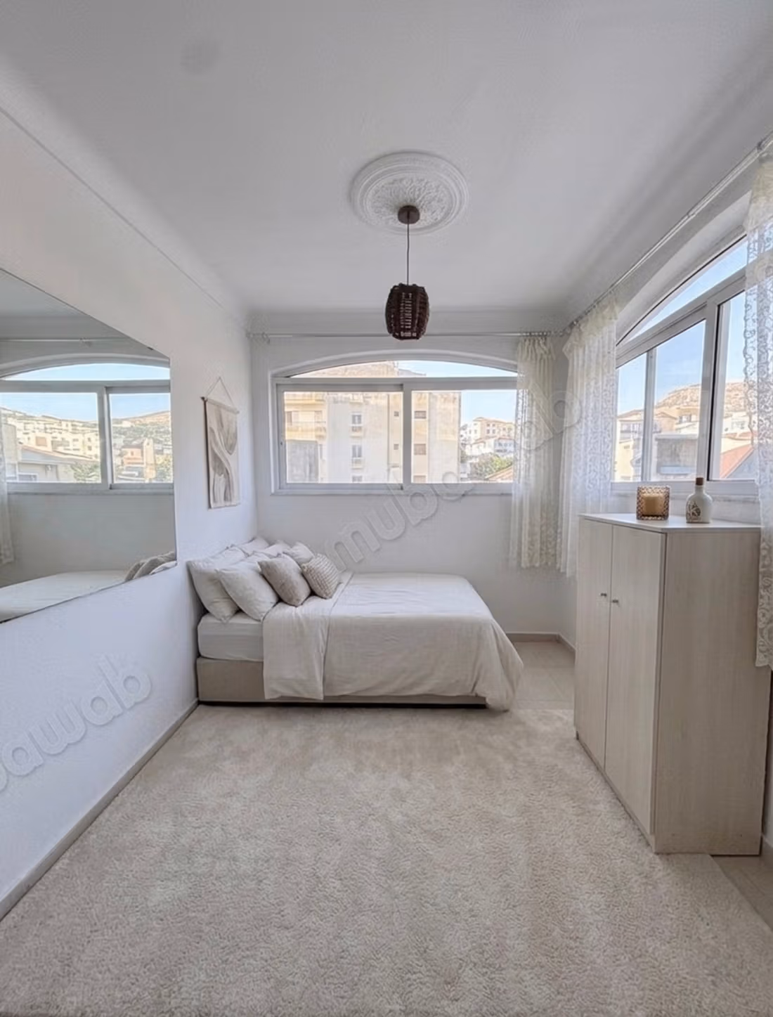 Maison à l'achat à Tabarka Ville. 5 chambres agréables. Antenne parabolique, résidence sécurisée