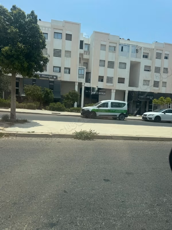 Alquile este local comercial en Adrar cerca de Decathlon Superficie total 45 m²