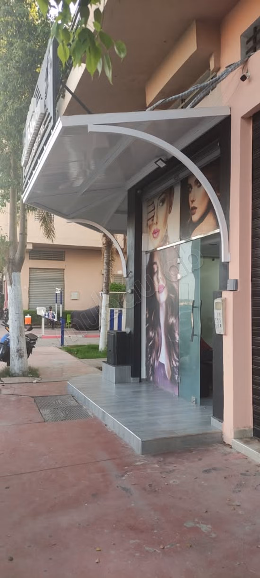 Salon de coiffure pour femmes à vendre