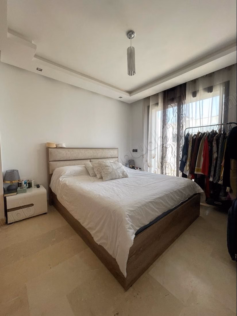 Bel appartement meublé avec terrasse à Racine