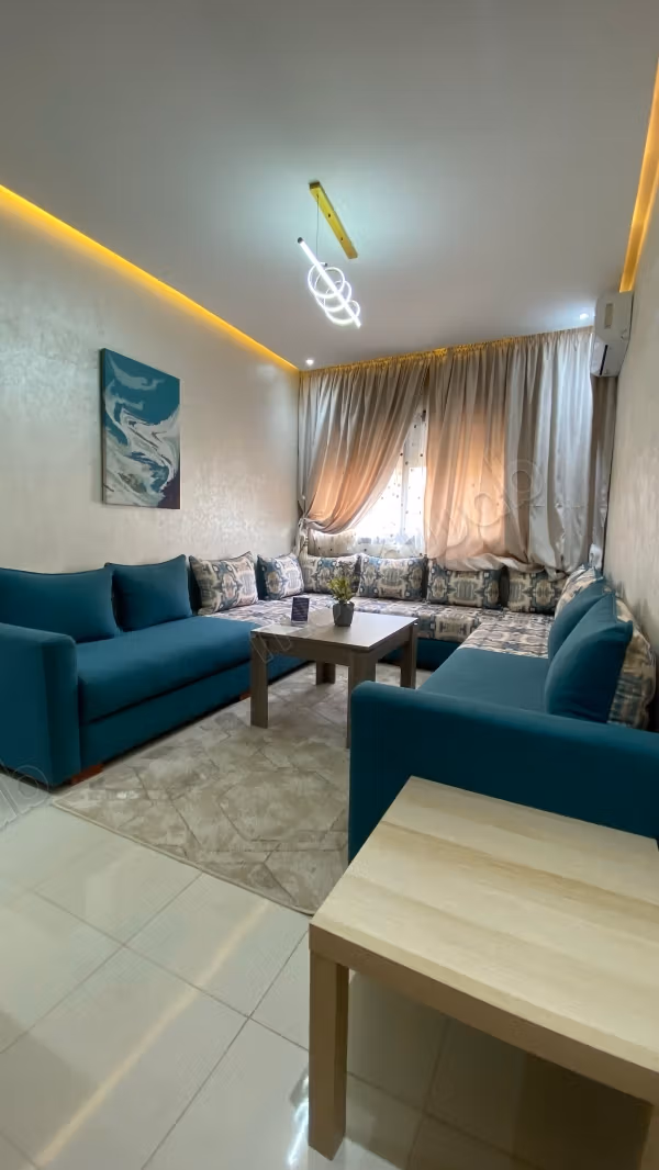 Louez cet appartement à Sanaoubar. 
2 belles chambres. 
Meublé