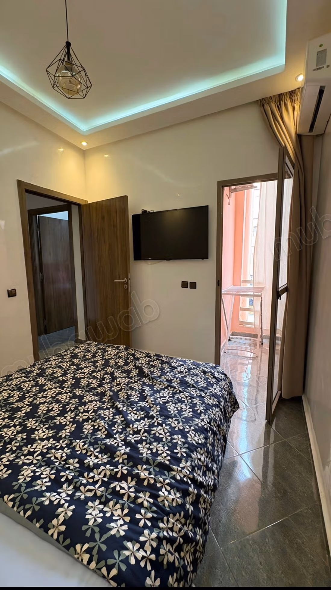 Holiday apartment for rent in Gueliz. 2 rooms. Calm environment with mountain view, double-glazed window