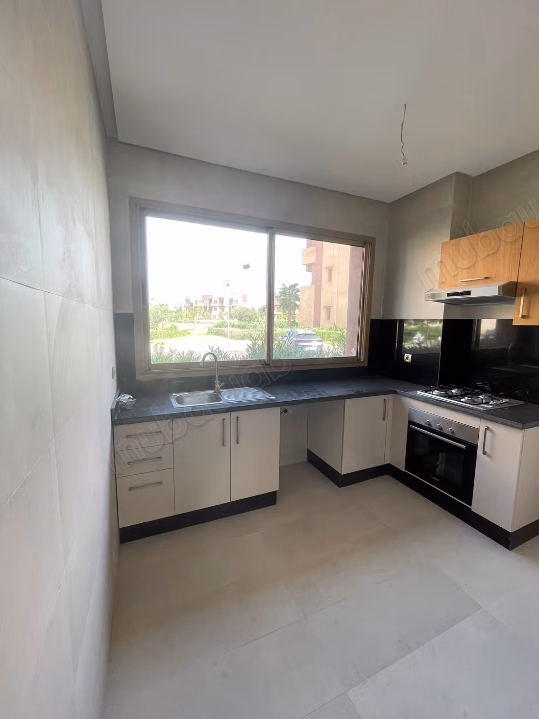 Affitta questo appartamento a Prestigia. 3 belle camere. Terrazza e giardino