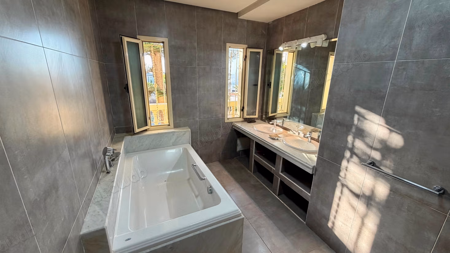 Villa arredata 5 camere con piscina in affitto – Harhoura Centro
