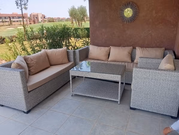 Rez de jardin agréablement meublé résidence avec piscine