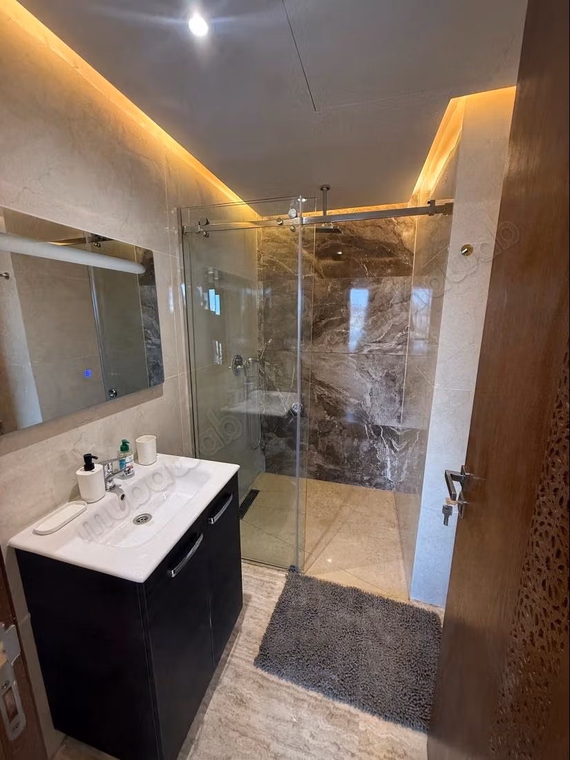 Apartamento lujoso en torre triple