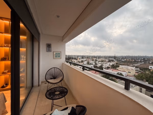 Sale of a lovely apartment in Les princesses. 3 large living areas
