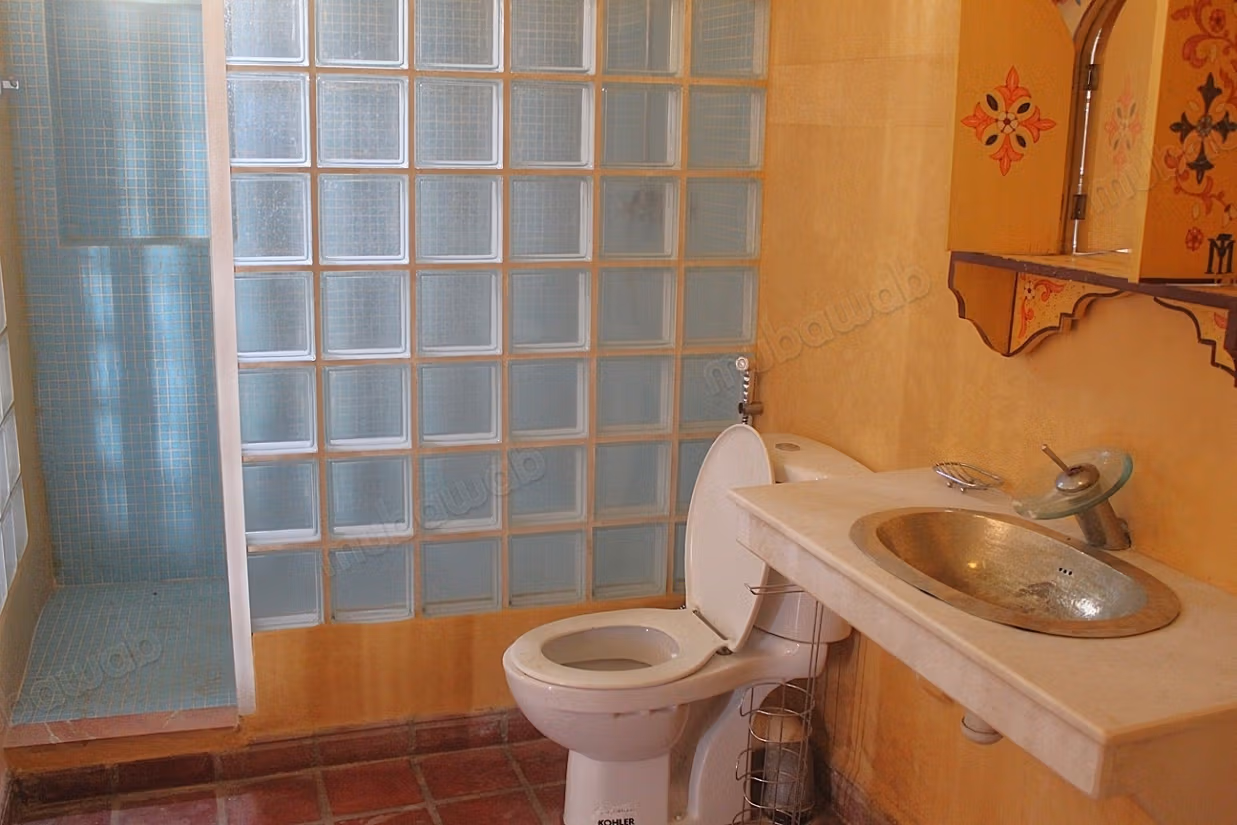 Atypique Maison semi meuble a Louer