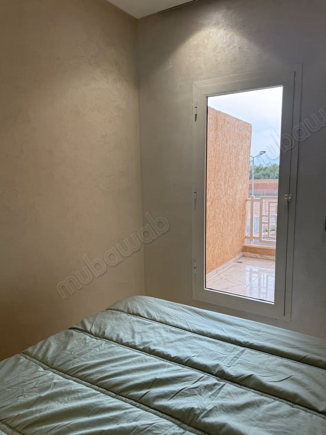 Affitto di un appartamento a Bouakkaz. 3 camere piacevoli. Arredato