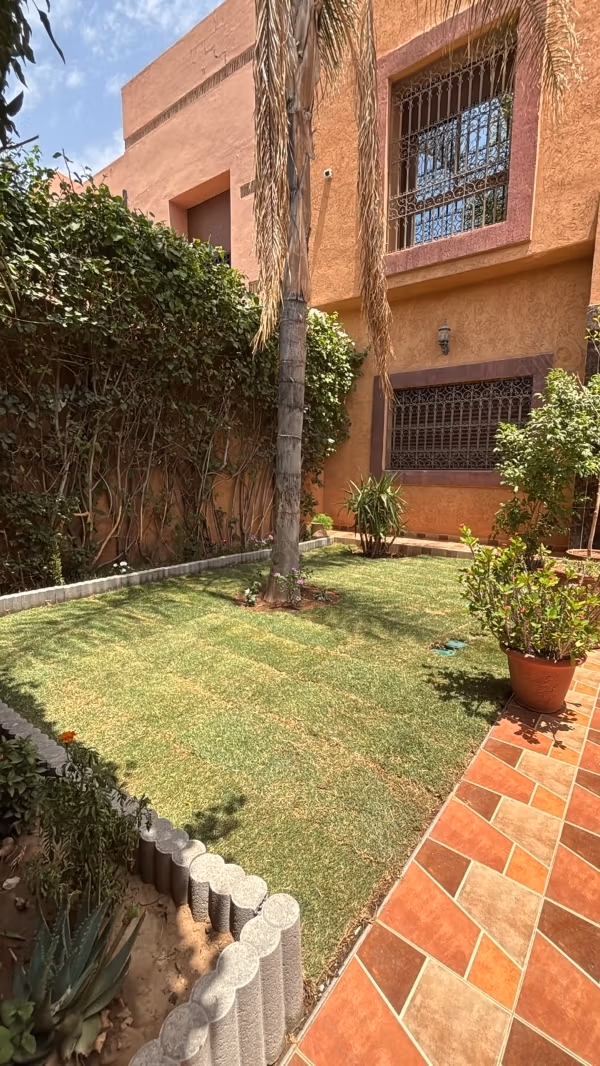 Lege villa te huur in Targa