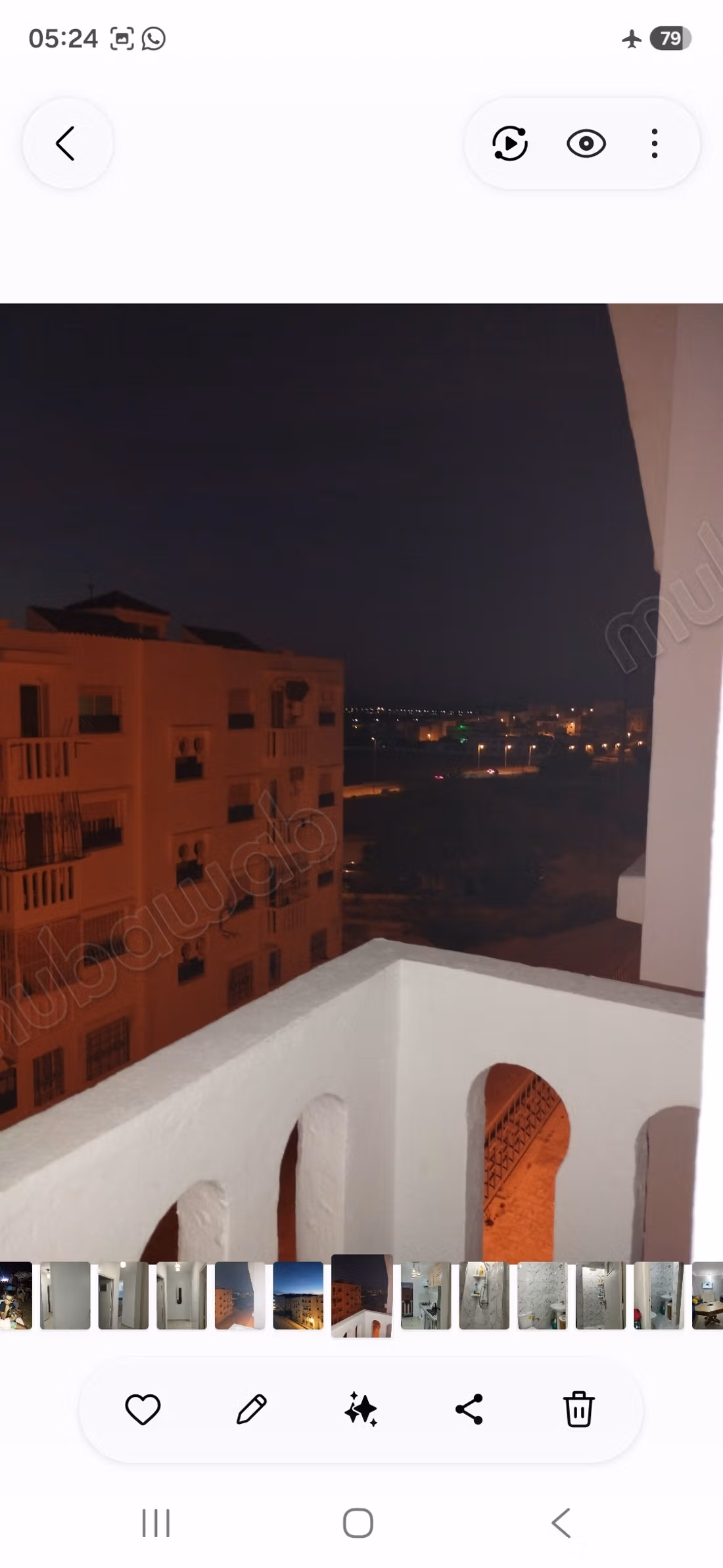 Appartement meuble
1ere etage
2 chambres