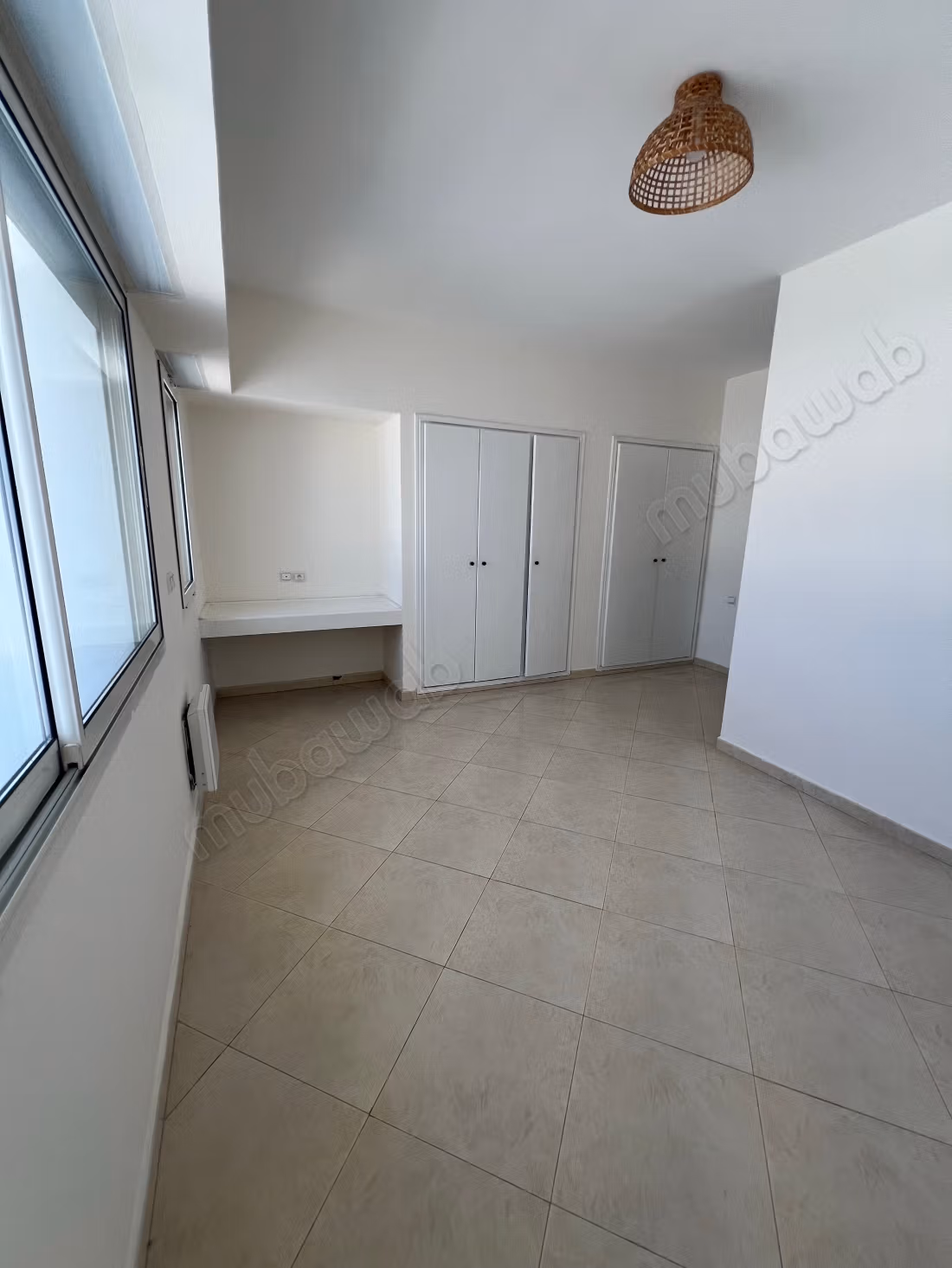 Lichte appartement met groot terras en vrij uitzicht