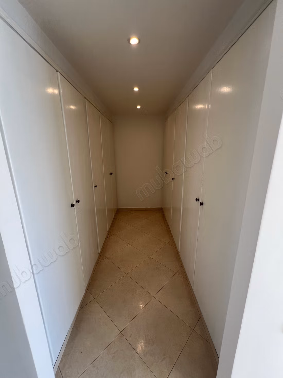 Lichte appartement met groot terras en vrij uitzicht