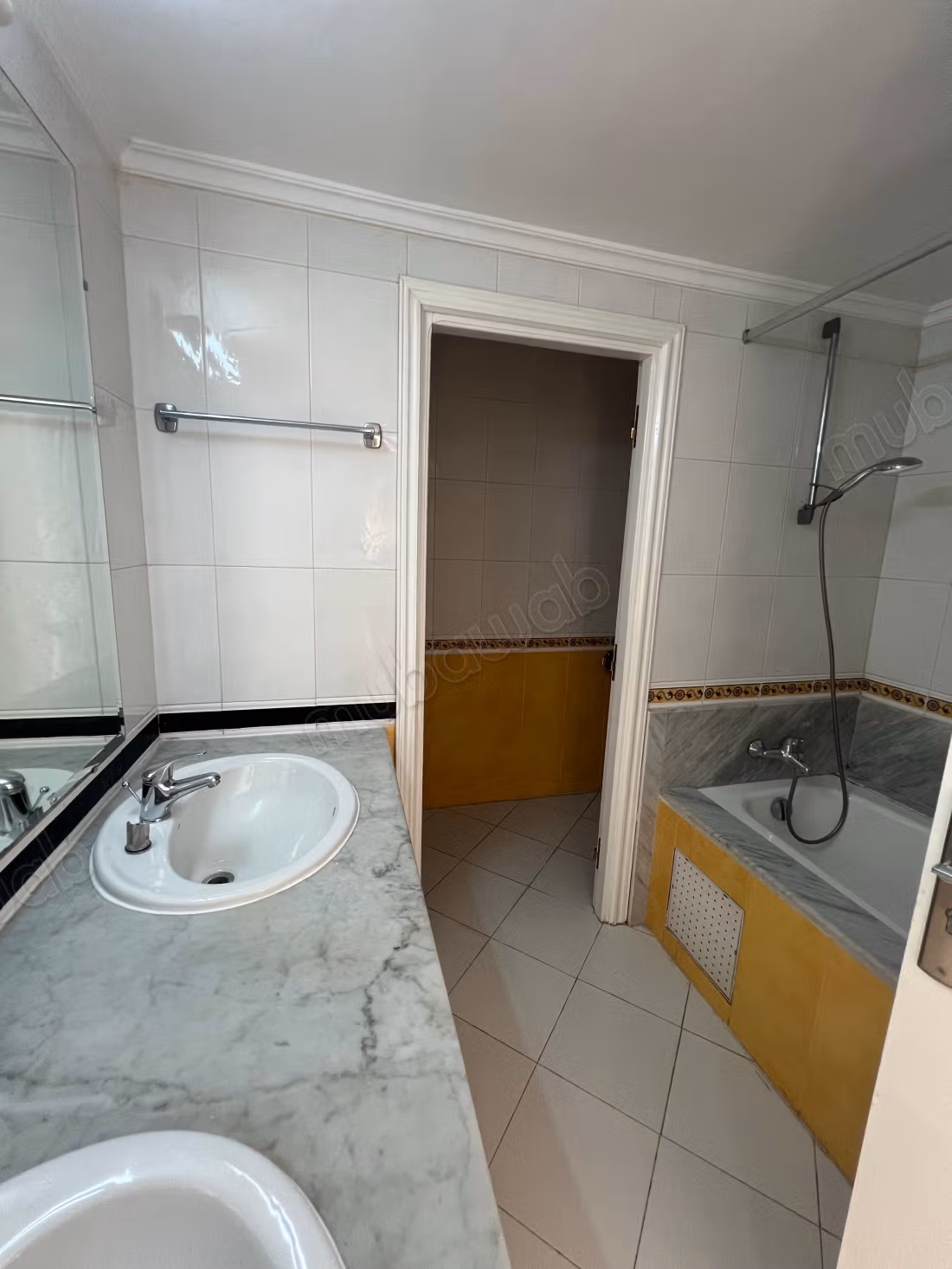 Lichte appartement met groot terras en vrij uitzicht