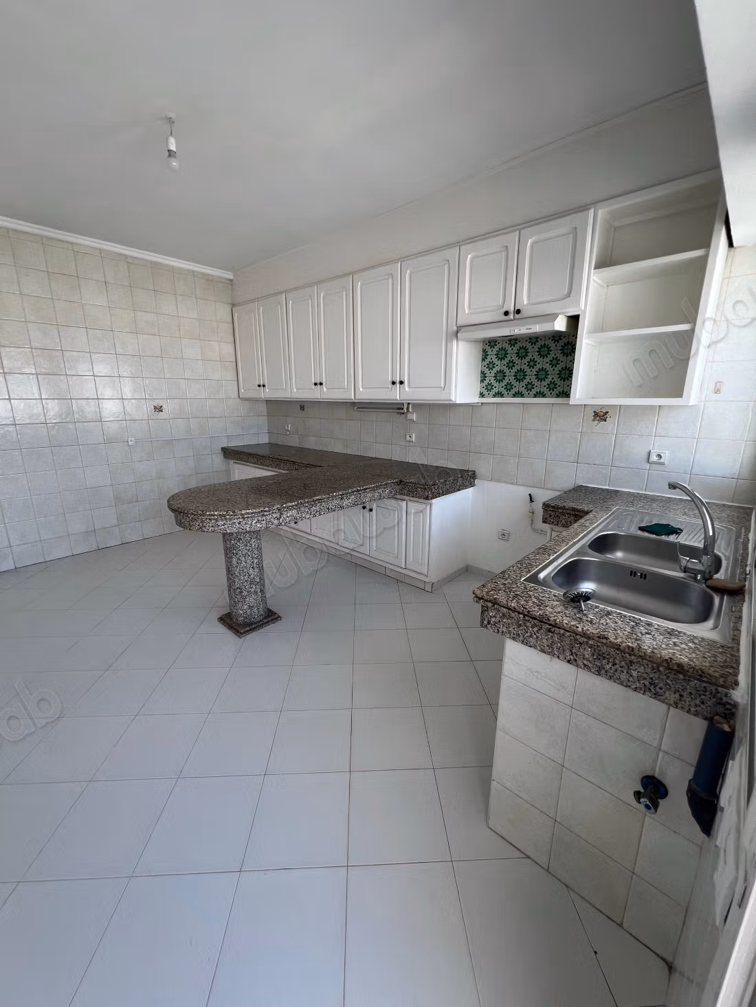 Lichte appartement met groot terras en vrij uitzicht