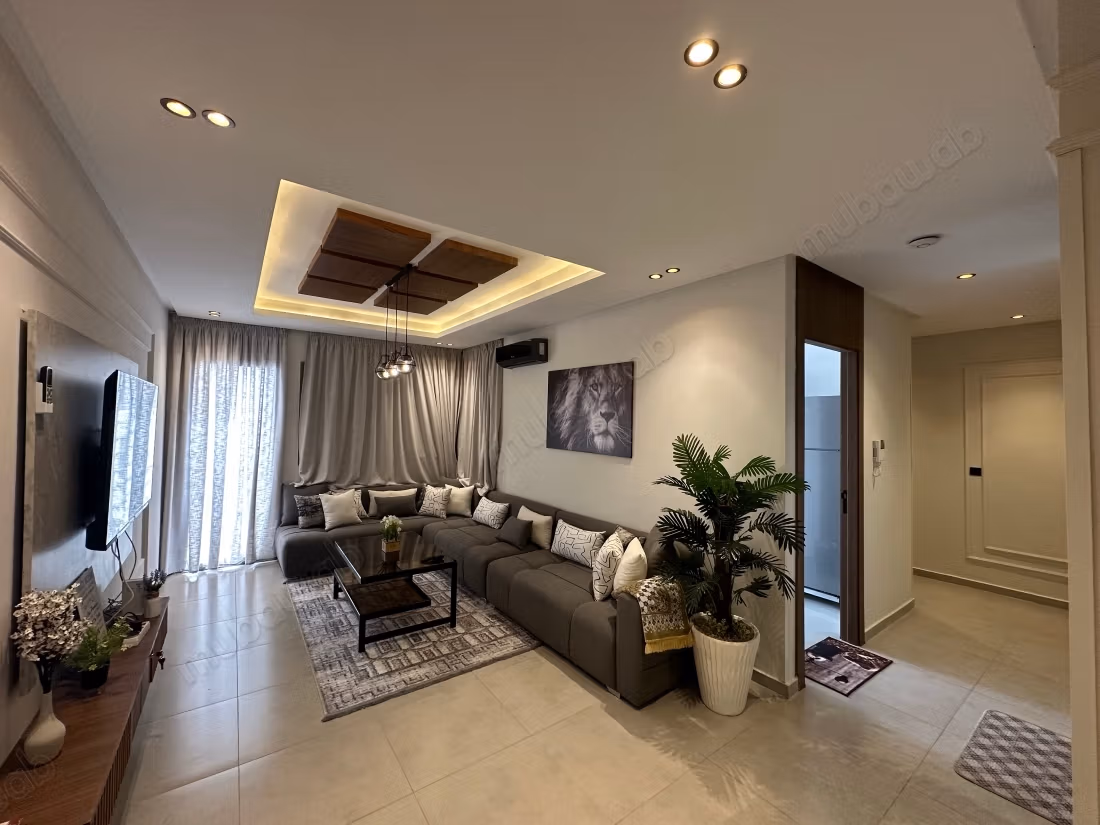 Alquiler de un apartamento en Sala el Jadida. Superficie de 90 m². Garaje y terraza