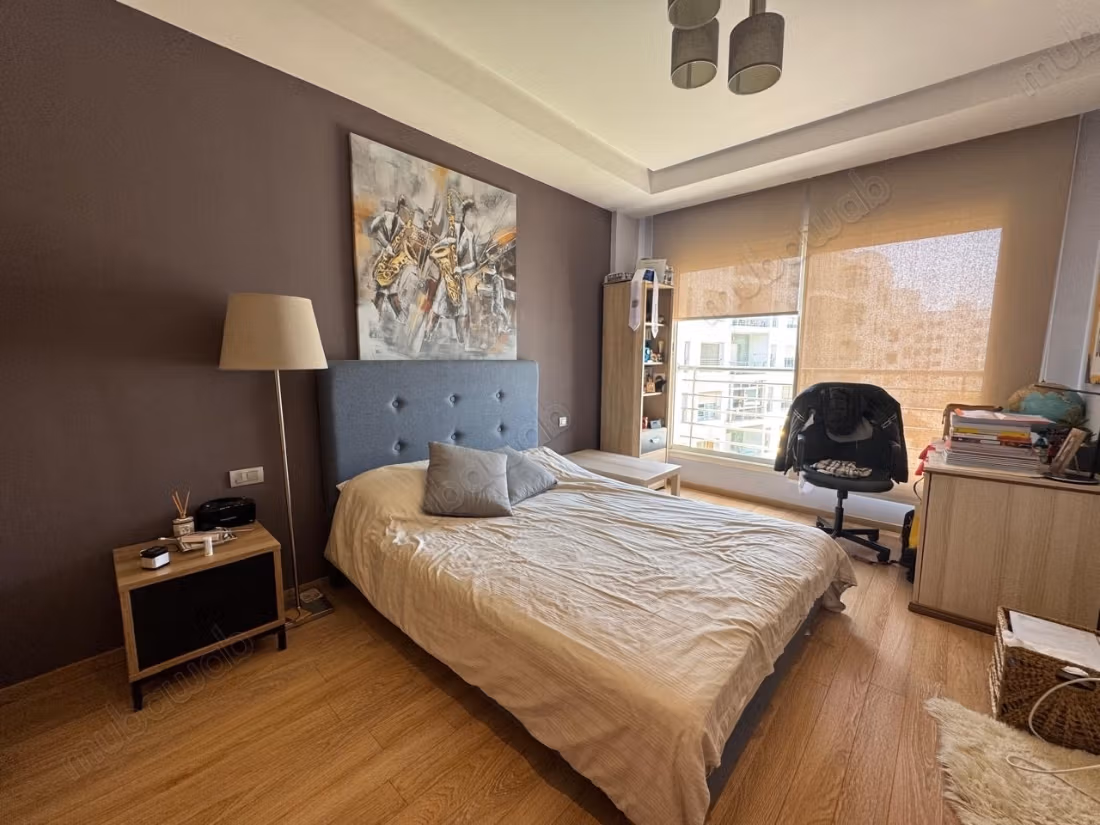 Louez cet appartement à Riyad.
Surface totale 167 m².
Meublé