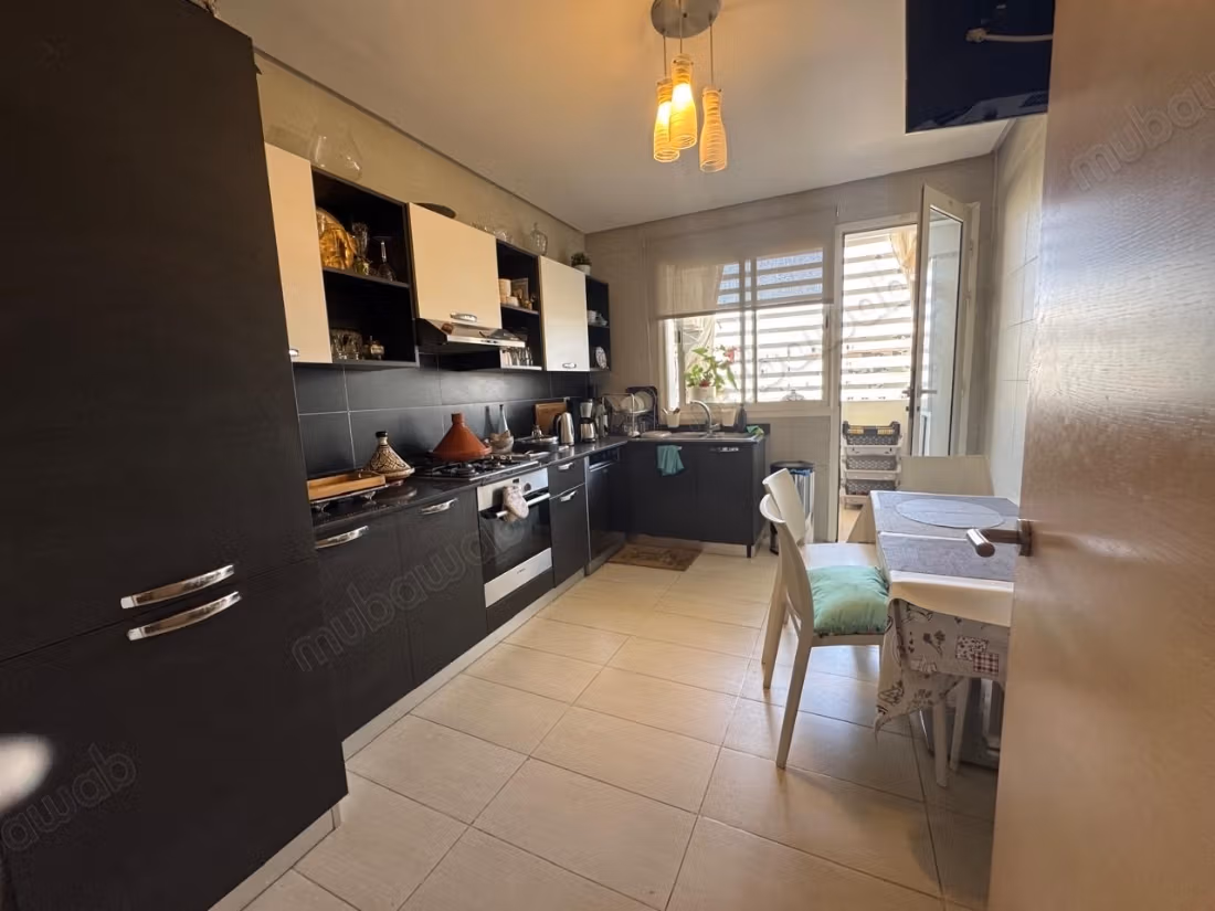 Louez cet appartement à Riyad.
Surface totale 167 m².
Meublé