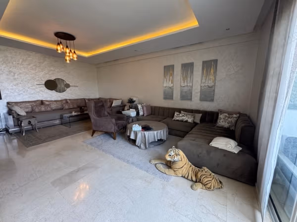 Louez cet appartement à Riyad. Surface totale 167 m². Meublé
