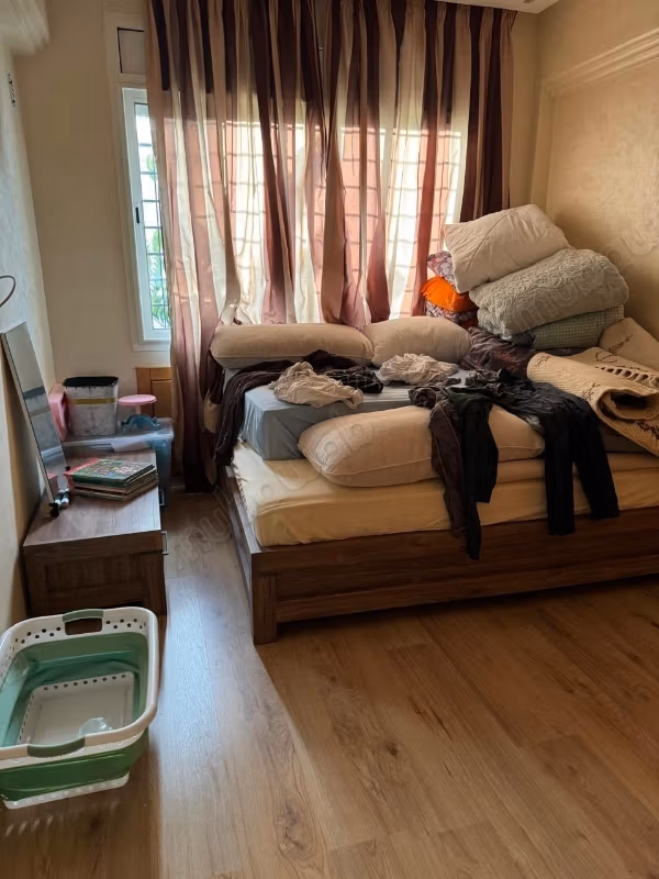 Prachtige villa te huur in Harhoura. 4 comfortabele kamers. Typische Marokkaanse lounge, beveiligde residentie