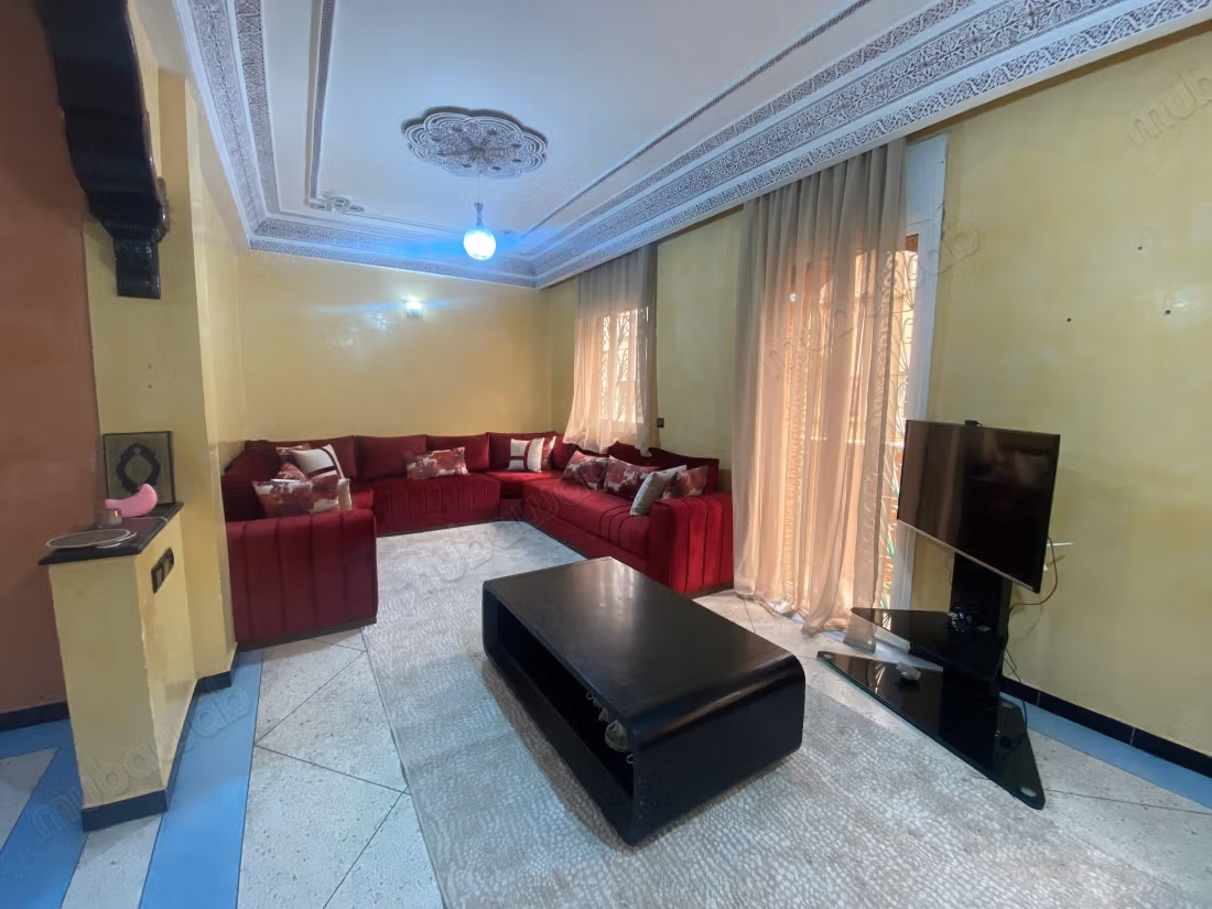 Maison avec magasins a vendre a Hay ennour 84M2