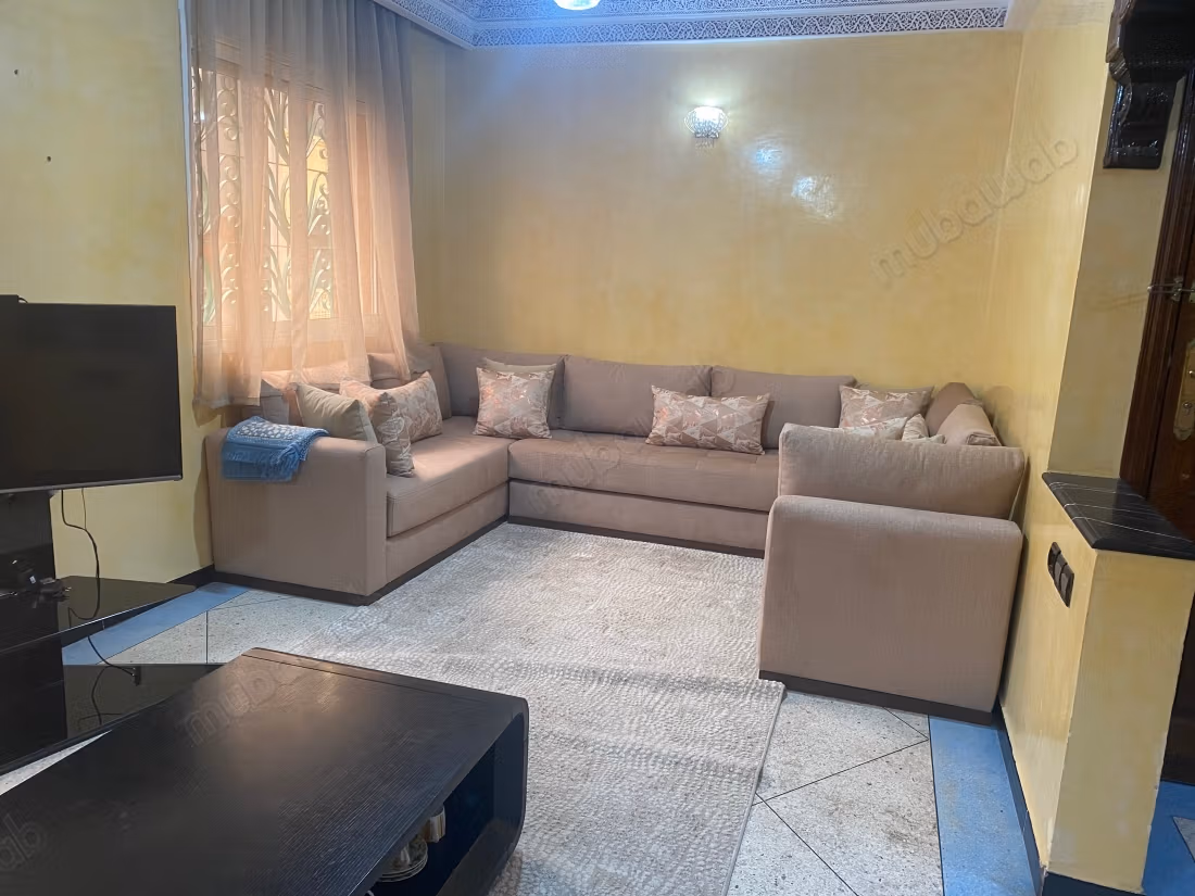 Maison avec magasins a vendre a Hay ennour 84M2