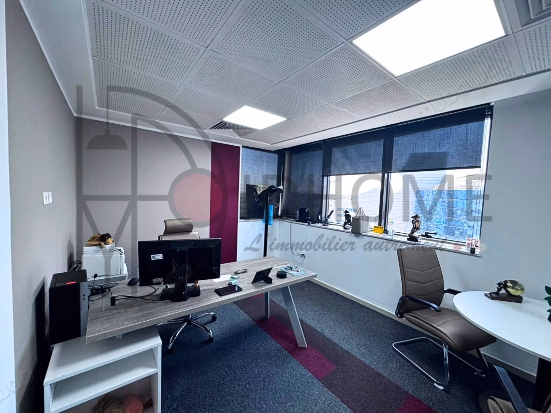 For rent spacious office of 200m² very well optimized
