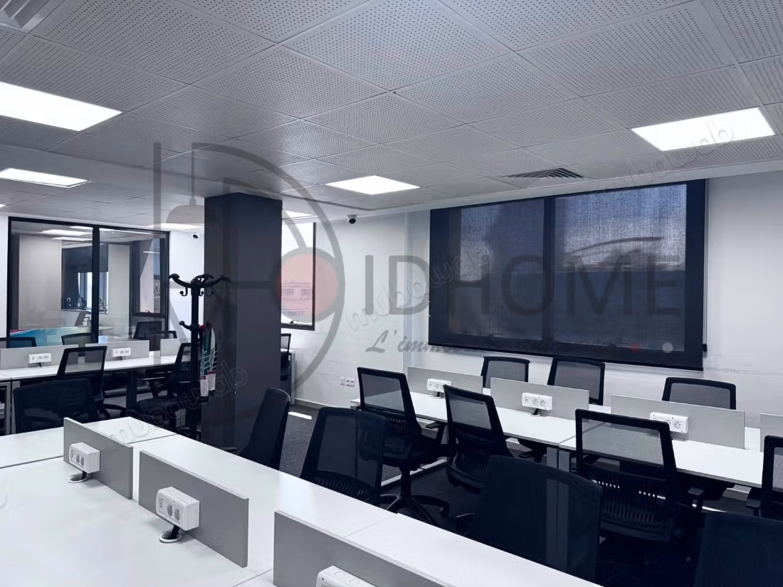 For rent spacious office of 200m² very well optimized