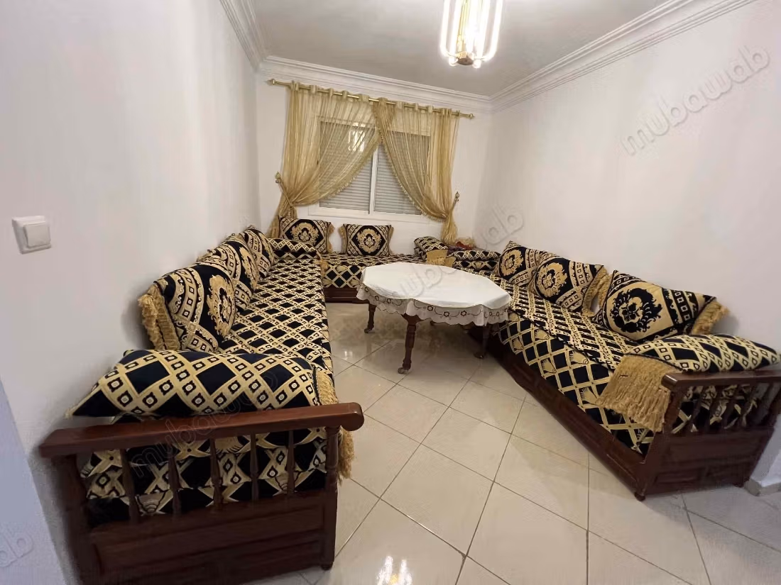 Appartement en vente à Kasbah. 
2 belles chambres. 
Meublé