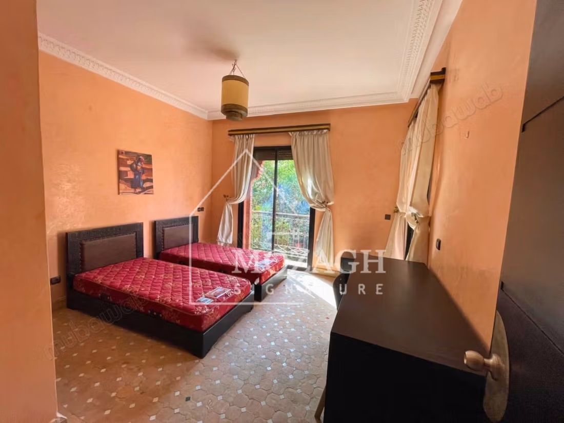Superb furnished villa in a residence with a swimming pool