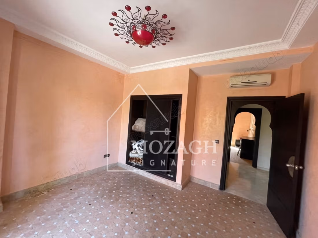 Superb furnished villa in a residence with a swimming pool