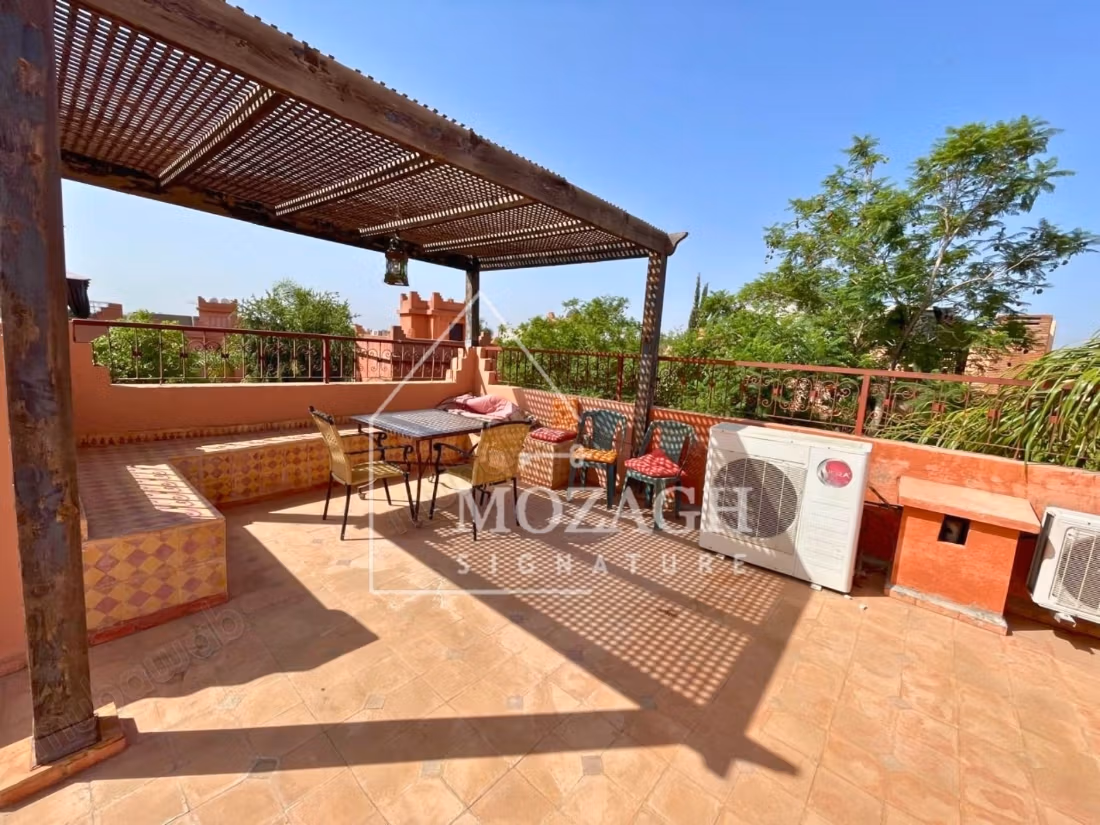 Superb furnished villa in a residence with a swimming pool