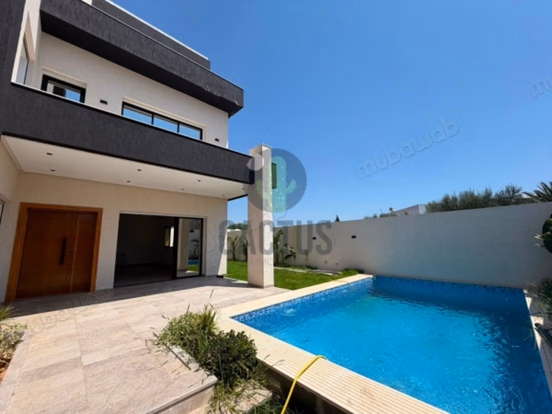 À Vendre Villa S5 avec piscine à Hammamet