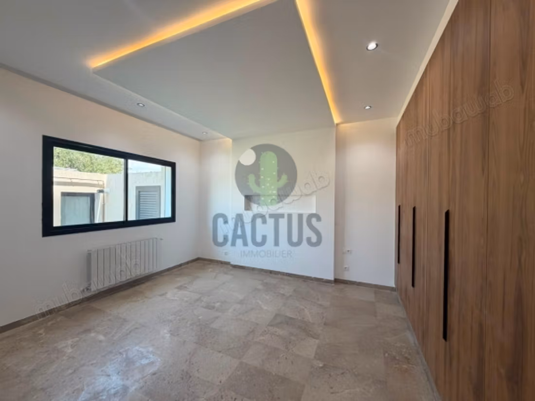 À Vendre Villa S5 avec piscine à Hammamet