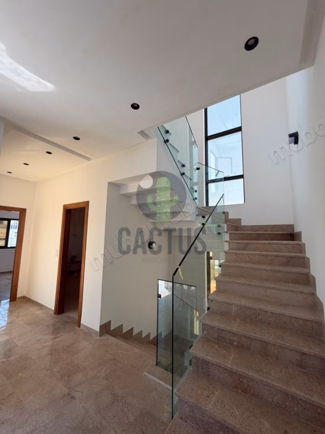 À Vendre Villa S5 avec piscine à Hammamet