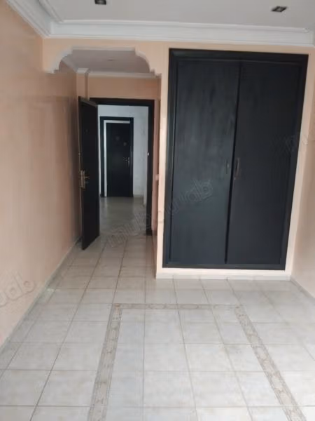Apartamento en venta en Ain Chock, Residencia Majorelle Californie. 2 habitaciones bonitas. Salón marroquí tradicional, 2 baños, cocina y puerta resistente.