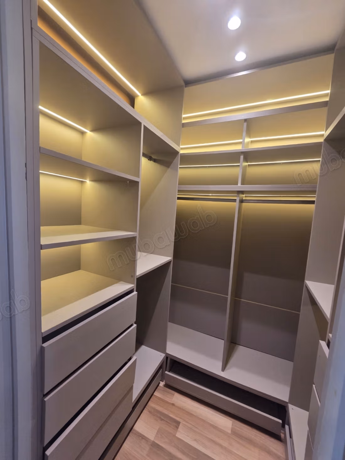 Apartment for rent in Triangle d'Or. 4 comfortable rooms. Well furnished