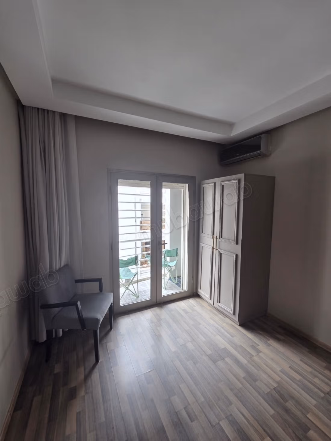 Apartment for rent in Triangle d'Or. 4 comfortable rooms. Well furnished