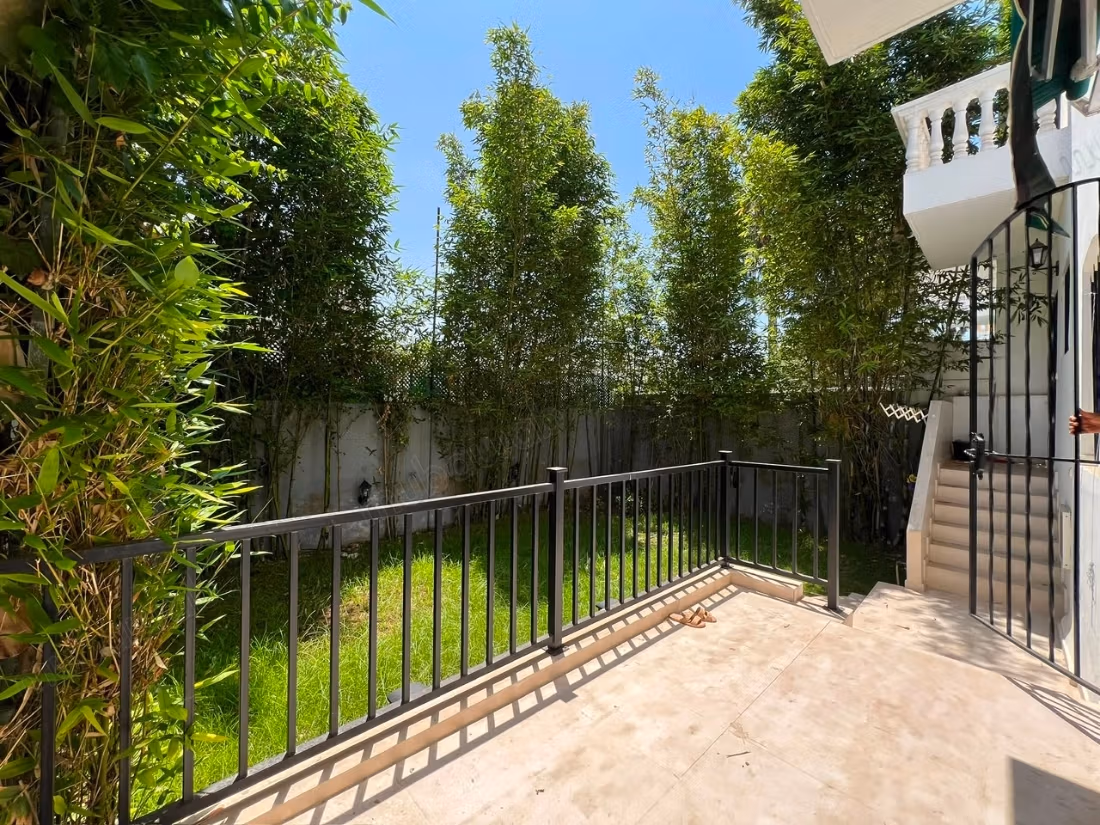 Magnifique villa vide à louer sur Ain Diab