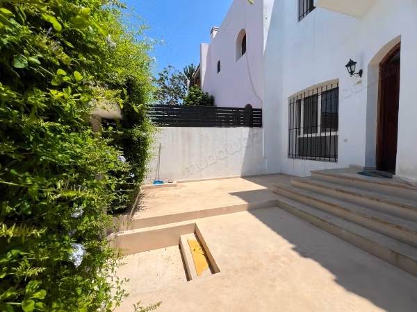 Magnífica villa vacía en alquiler en Ain Diab