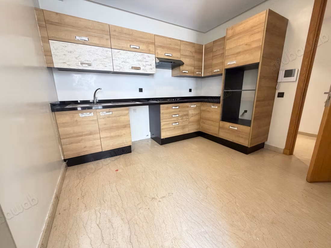 Apartment for rent in Oasis. 2 beautiful bedrooms. Parking and elevator